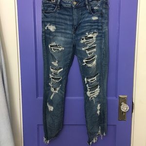 American Eagle Distressed Skinny Jeans ✨